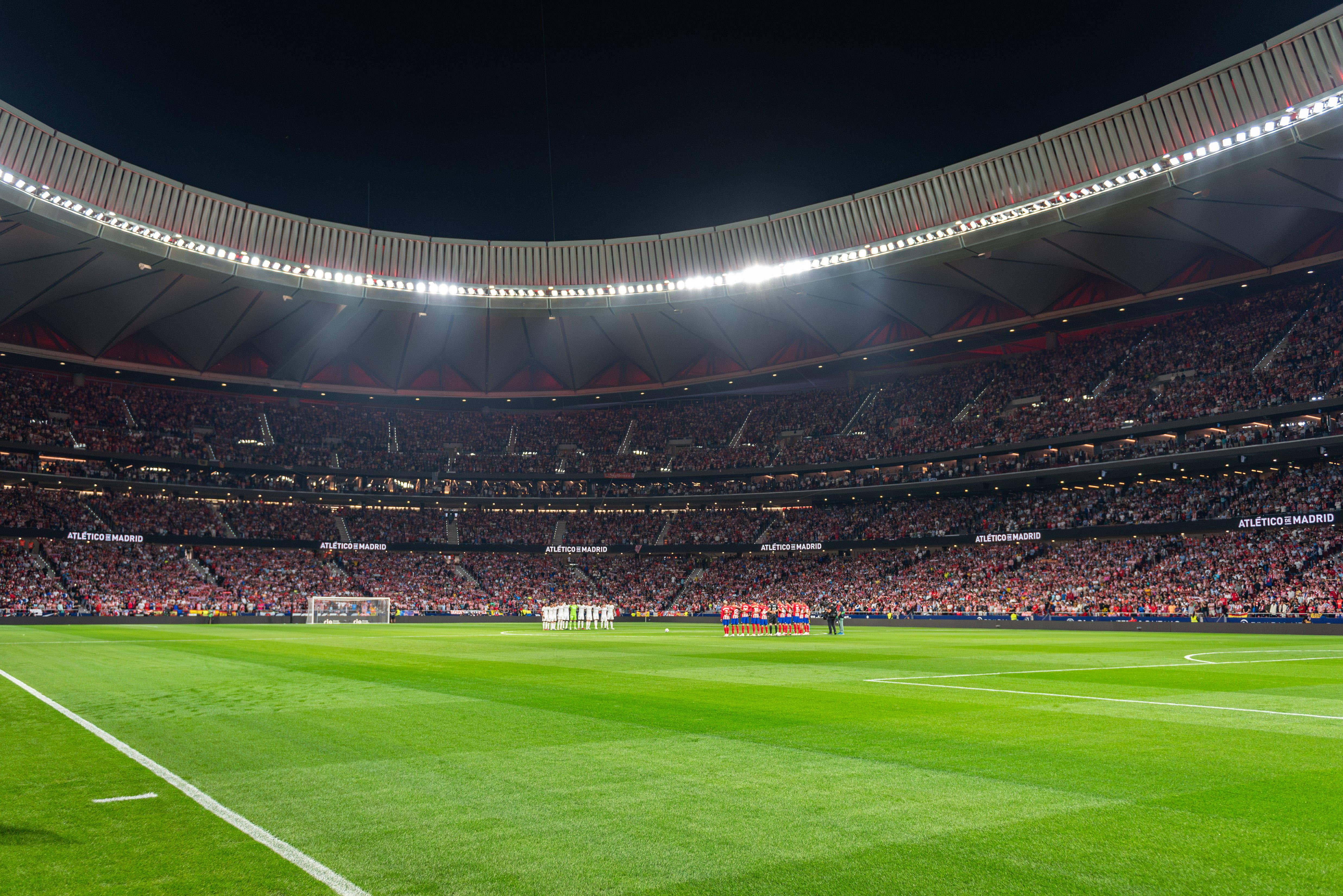 主席乌里韦, 表示了热烈