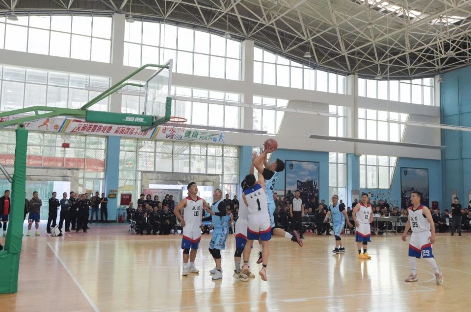 更接地气 更接地气